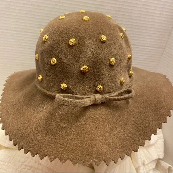 Therese Ahrens New York Light Brown Wide Brim with Bow & Gold Studs Vintage Hat - Picture 2 of 5